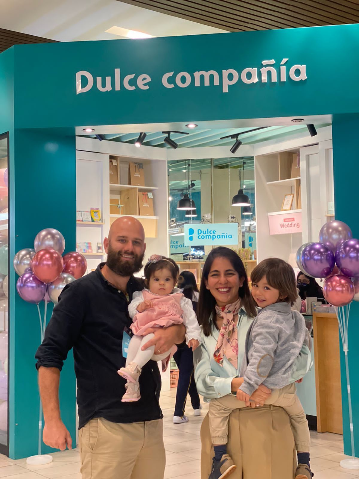 The same Dulce Compañía store, finished and open